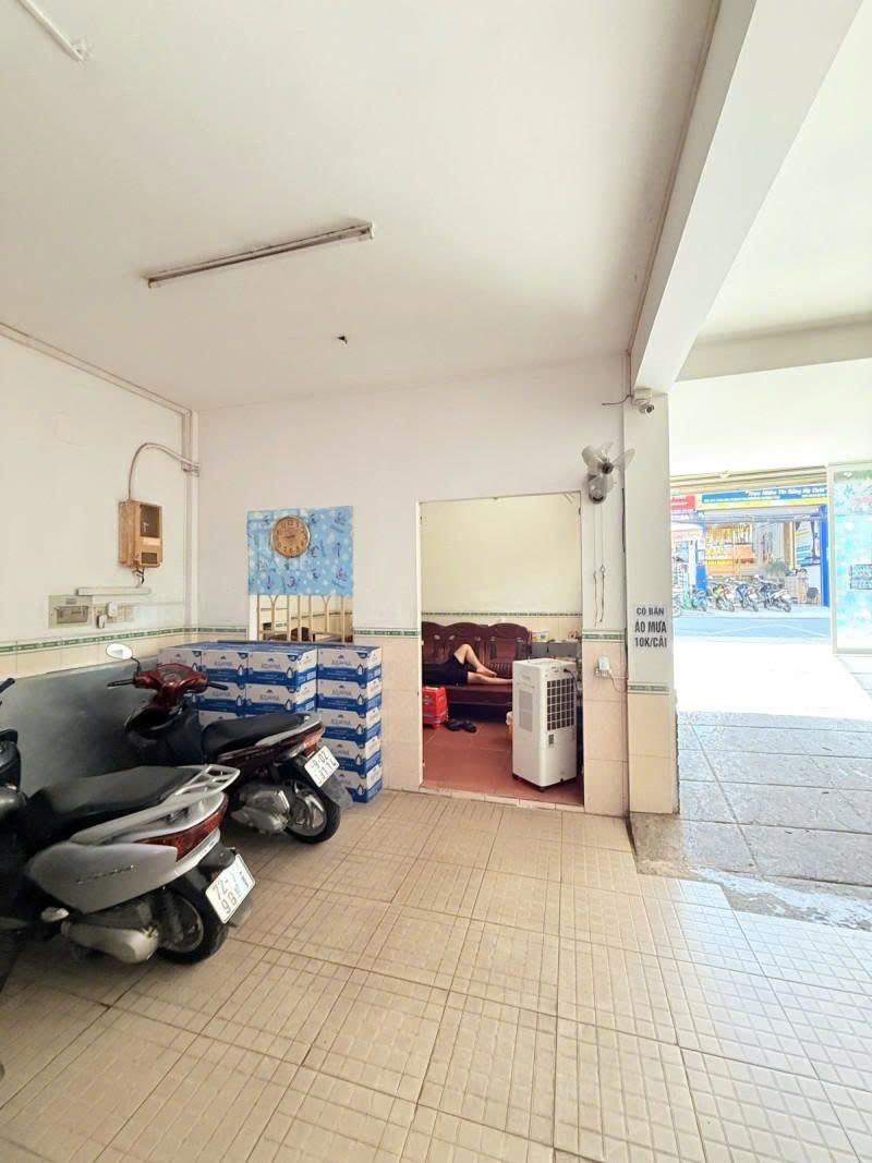 Bán nhà Mặt tiền Tên Lửa - gần Tỉnh Lộ 10,  DT: 11,8x15,5m,4 Tầng - 14PN, 22,5 tỷ, - Ảnh 1
