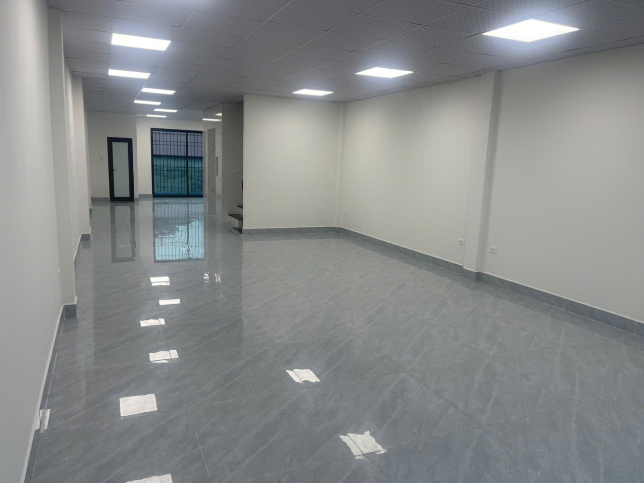 CHO THUÊ MẶT BẰNG: NHÀ 06 TẦNG MỚI XÂY: CHO THUÊ 3TẦNG=300m, 100M2/SÀN, MT 5,6M – MẶT ĐƯỜNG THỊNH - Ảnh 3