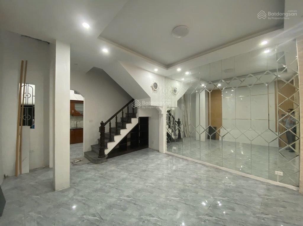 Bán nhà Mặt Phố Nguyễn Văn Cừ, DT 198m2, XD 3 Tầng, MT 7,5m – Nở Hậu thoáng sau, Tiện KD - Ảnh chính