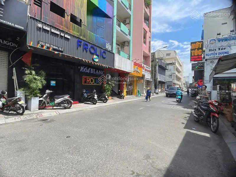 Bán Nhà Mặt Tiền 71 Đề Thám, P. Cô Giang, Quận 1 - Ảnh 1