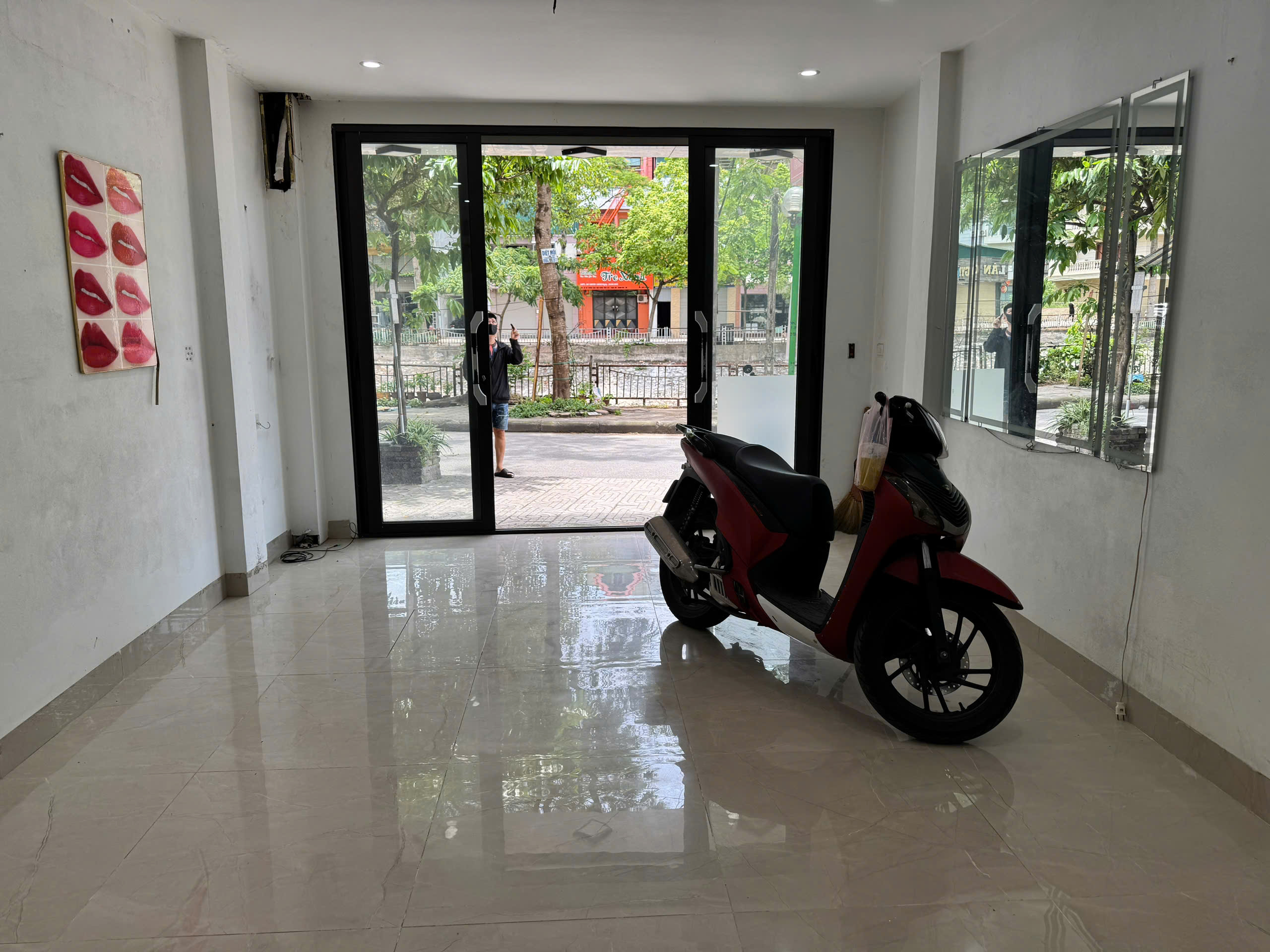 CHÍNH CHỦ CHO THUÊ TẦNG 1 HOÀNG MAI MẶT ĐƯỜNG BỜ SÔNG SÉT – VỊ TRÍ KINH DOANH ĐẮC ĐỊA - Ảnh 1