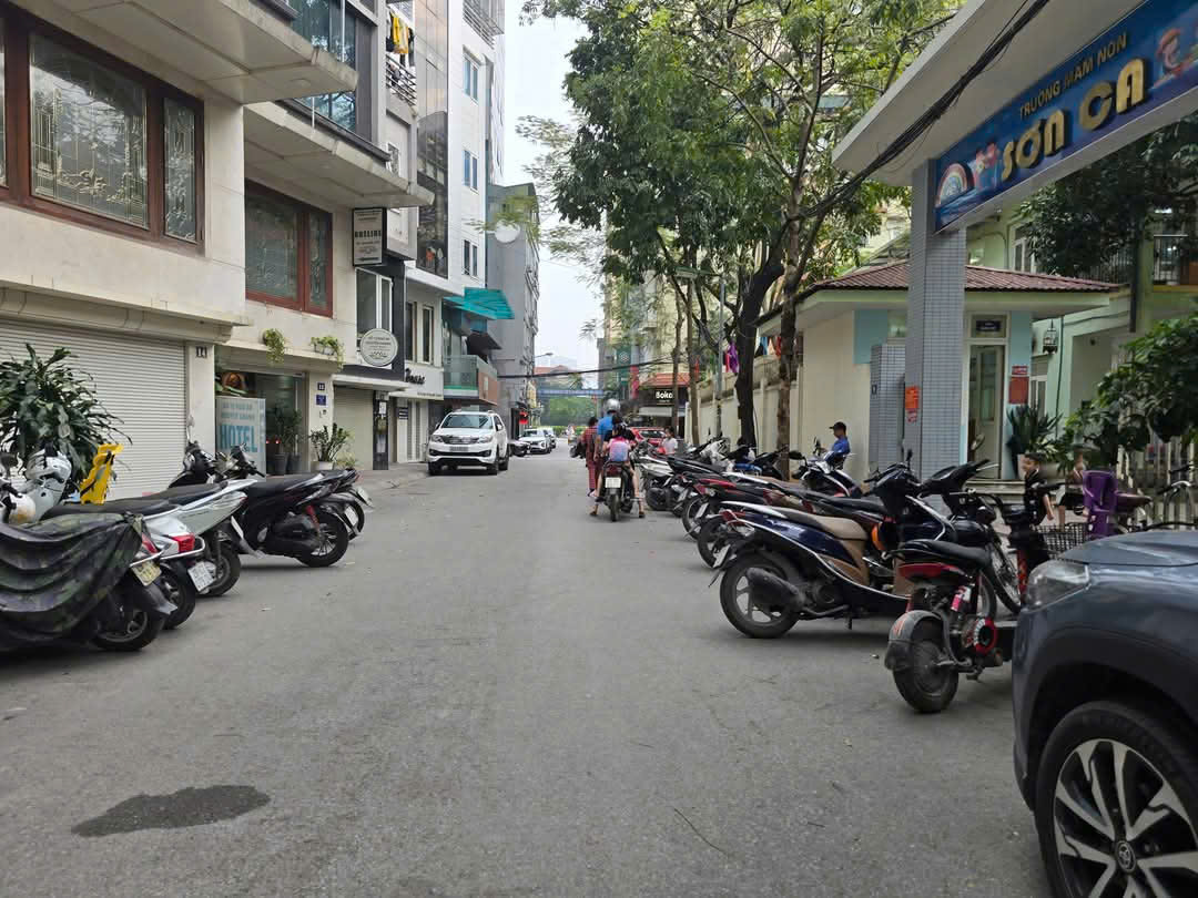 Nguyễn Chánh! Phân lô ô tô tránh vỉa hè rộng, kinh doanh ngày đêm sầm uất, 2 thoáng, vài bước ra - Ảnh chính