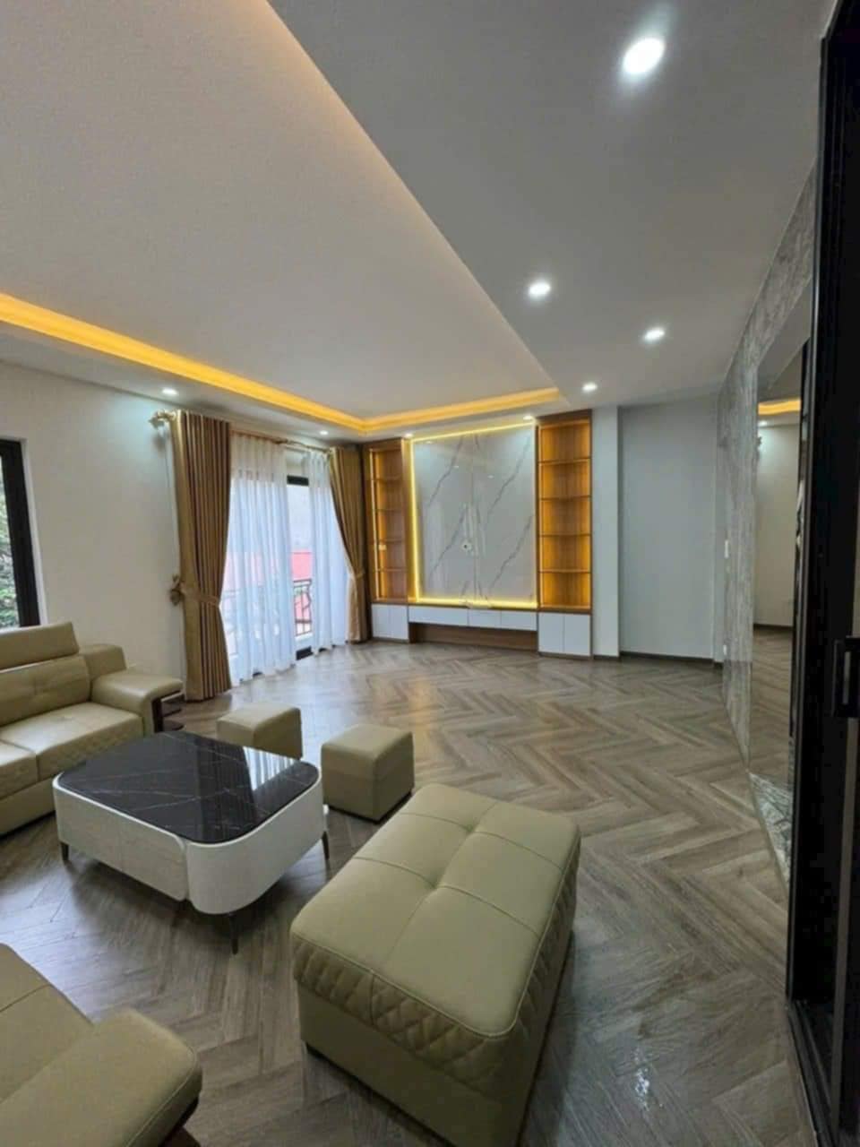 Bán Nhà 60 Phố Ái Mộ, Hồng Tiến, Bồ Đề, 43m2, 6 Tầng, Thang Máy, Phân Lô, Ô Tô, Full Đồ - Ảnh 2