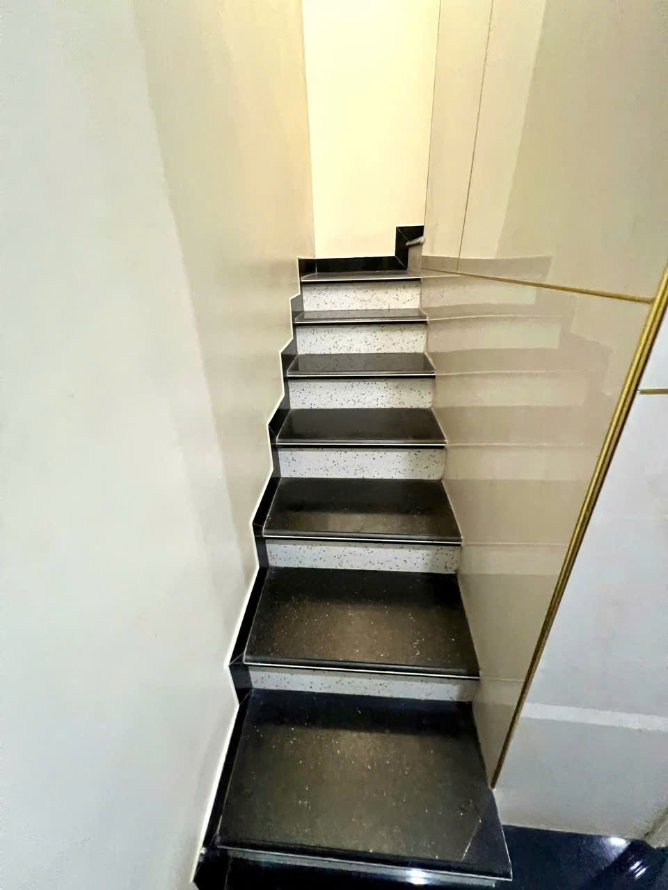 Bán Nhà Mặt Đường Trung Lực Hải Phòng – 4 Tầng, Có Thang Máy, Vị Trí Đẹp - Ảnh 3