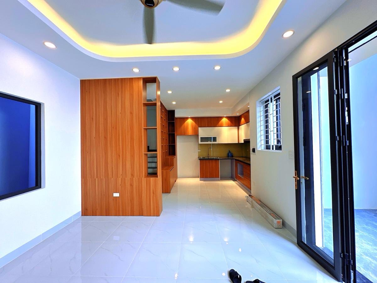 Siêu Phẩm Giá Tốt: NHÀ LẠC LONG QUÂN 72M², 5 TẦNG , MẶT TIỀN 6.5M – GIÁ CHỈ 11.5 TỶ - Ảnh 3