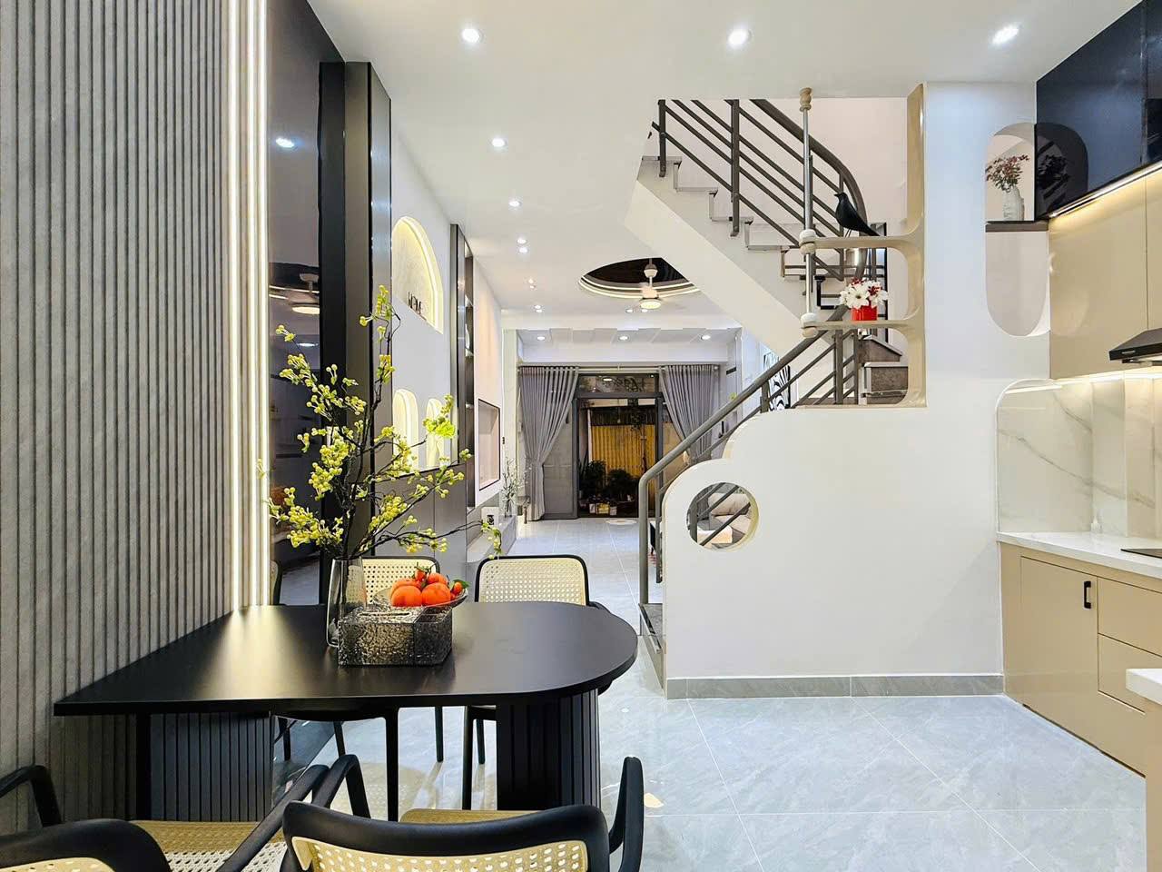 Bán nhà giá 2tỷ7 ,HXH 8m An Dương Vương, Q6, 40m2, 2PN, 2WC, SHR, CC Trong ngày - Ảnh 1