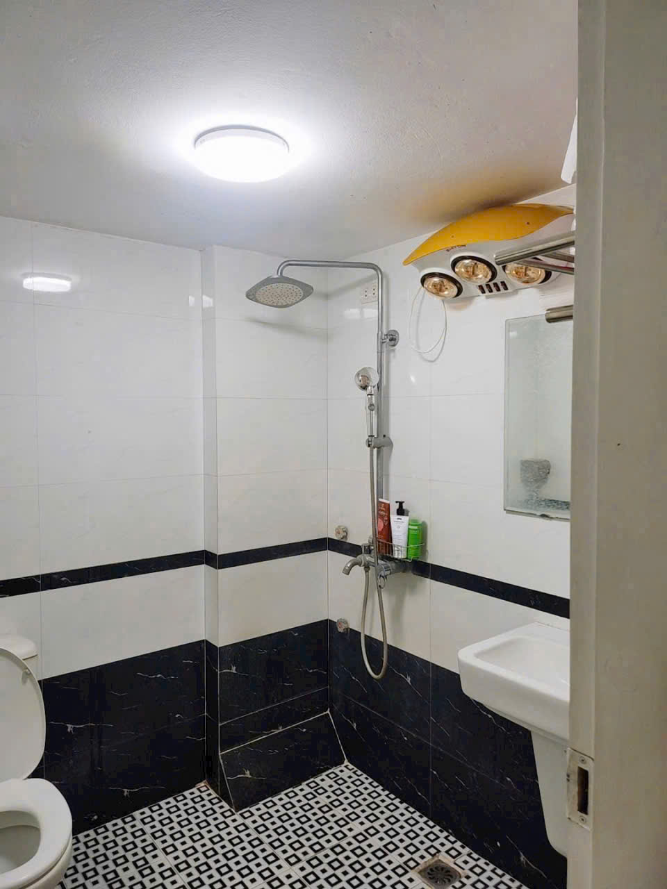 NHÀ ĐẸP VỀ Ở NGAY - Ô TÔ ĐỖ GẦN - 5 TẦNG 3 PHÒNG NGỦ CÔNG NĂNG ĐẦY ĐỦ - Ảnh 3