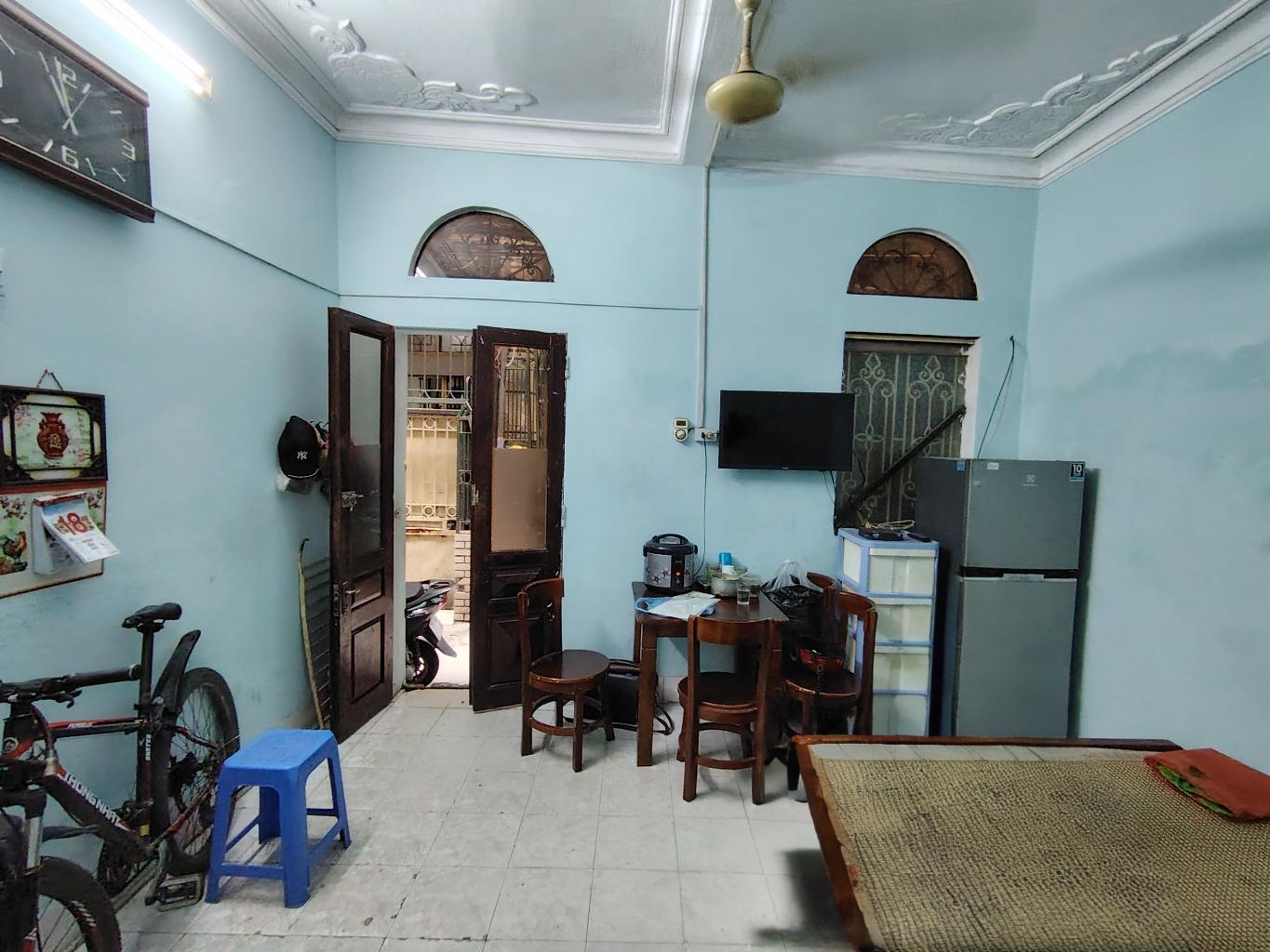 Bán nhà Đê La Thành, mt rộng, ngõ thông, 2 thoáng, sổ vông, giá bất ngờ - Ảnh 1