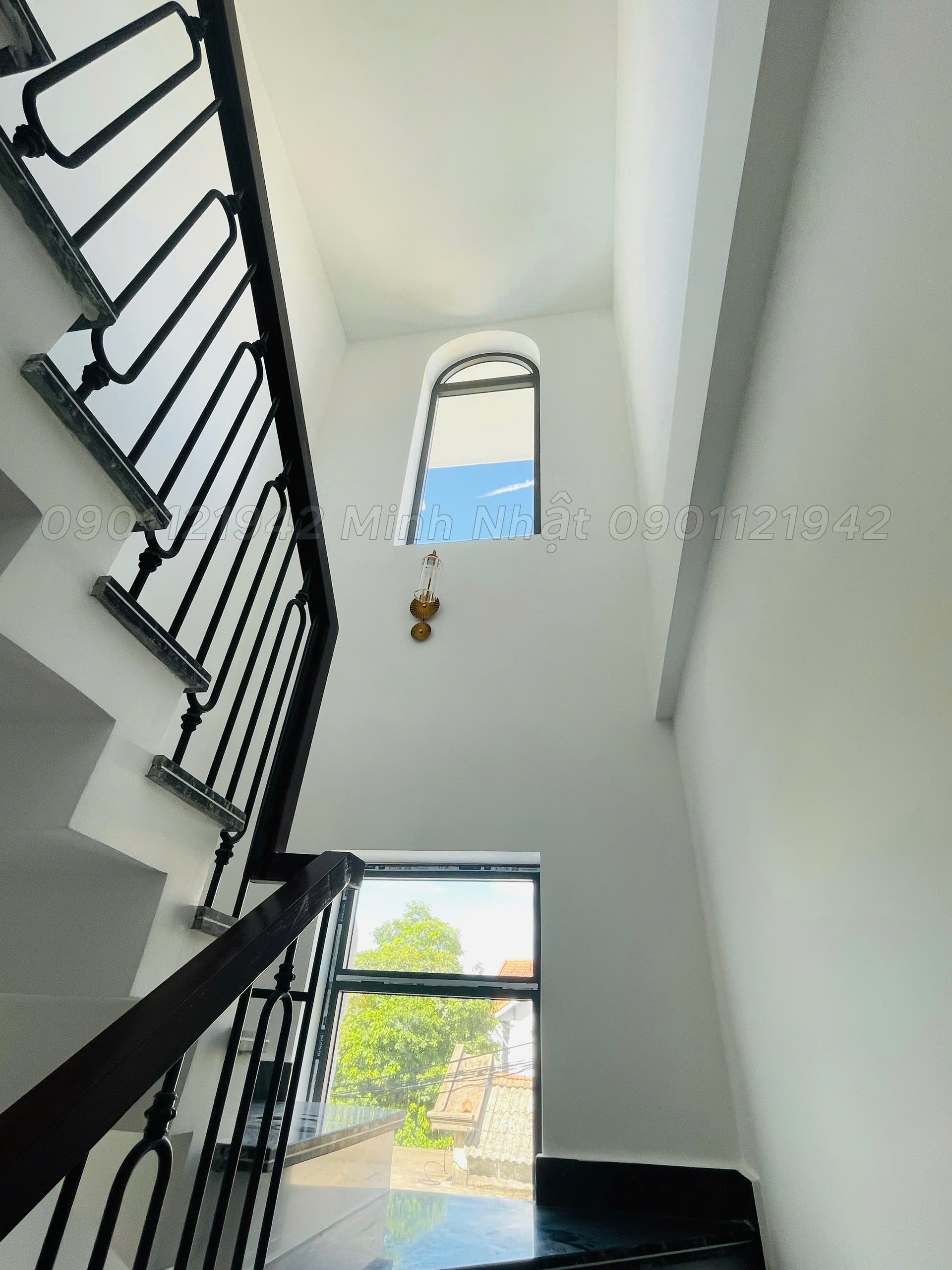 NHÀ 3 TẦNG - TÂN CỔ ĐIỂN - ĐẦY ĐỦ NỘI THẤT CƠ BẢN - DIỆU QUANG - PHẠM VĂN ĐỒNG. - Ảnh 2