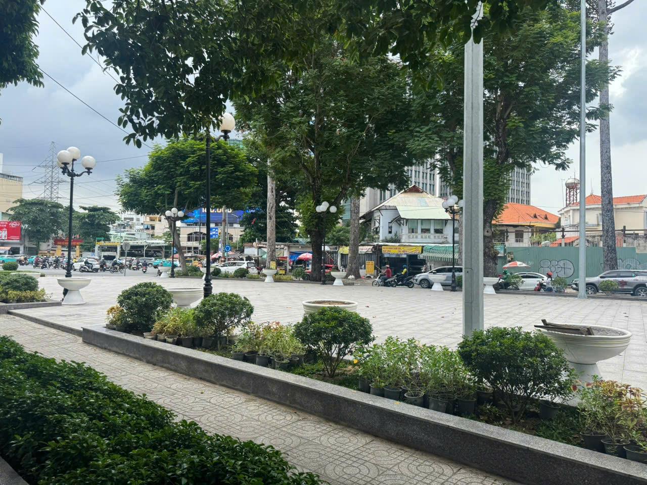 **Bán đất góc 3 mặt tiền** Trần Phú, phường 4, quận 5; 40 x 50; siêu vị trí - Ảnh 1
